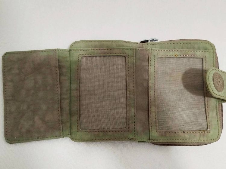 (ของแท้) กระเป๋าสตางค์ KIPLING สีเขียวเทา. รูปที่ 11