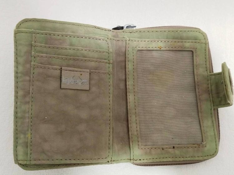 (ของแท้) กระเป๋าสตางค์ KIPLING สีเขียวเทา. รูปที่ 10