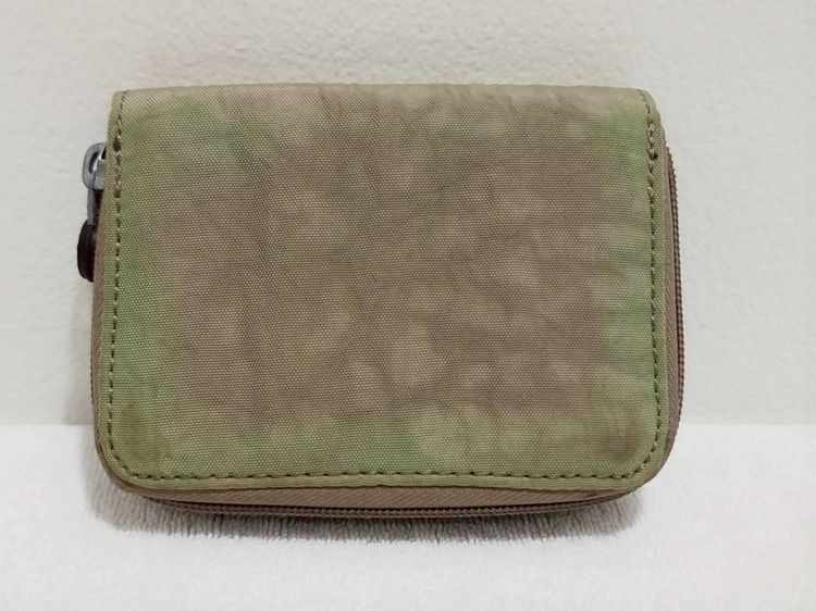 (ของแท้) กระเป๋าสตางค์ KIPLING สีเขียวเทา. รูปที่ 2