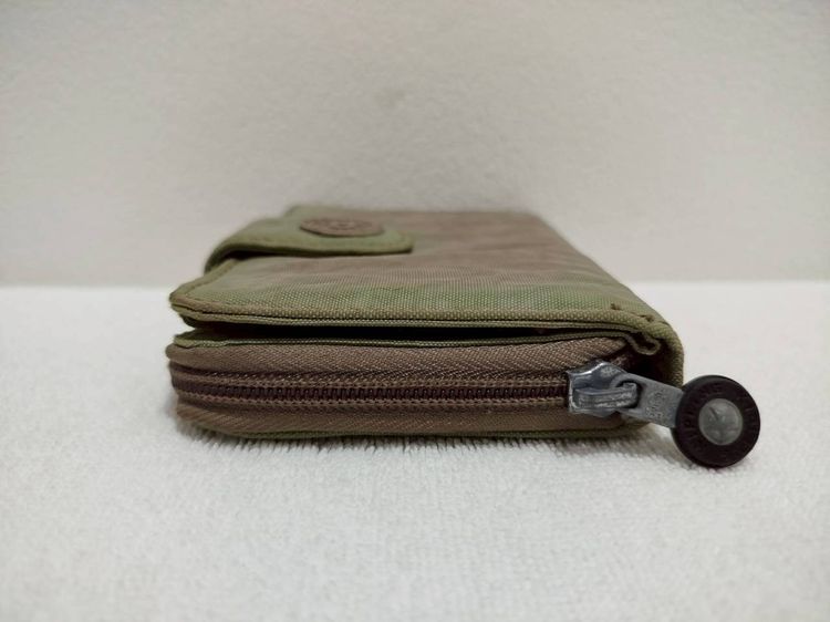 (ของแท้) กระเป๋าสตางค์ KIPLING สีเขียวเทา. รูปที่ 4