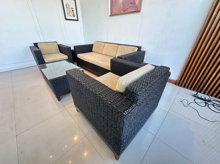 ชุดรับแขกผักตบ 4 ที่นั่ง โต๊ะกลางท็อปกระจกสีดำ พร้อมโต๊ะข้าง รูปที่ 4