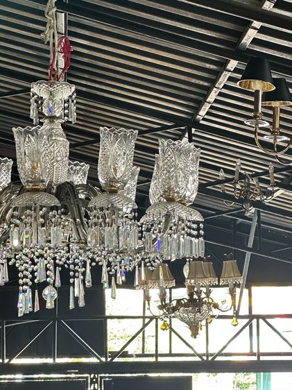 โคมไฟแชนเดอเลียร์ โป๊ะแก้วคริสตัลทรงสูง รูปที่ 8