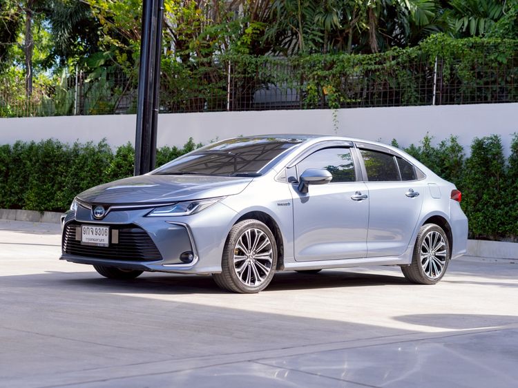Toyota Altis 2019 1.8 Hybrid High Sedan ไฮบริด ไม่ติดแก๊ส เกียร์อัตโนมัติ เทา รูปที่ 3