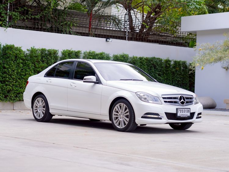 รถ Mercedes-Benz C-Class C200 CGI สี ขาว
