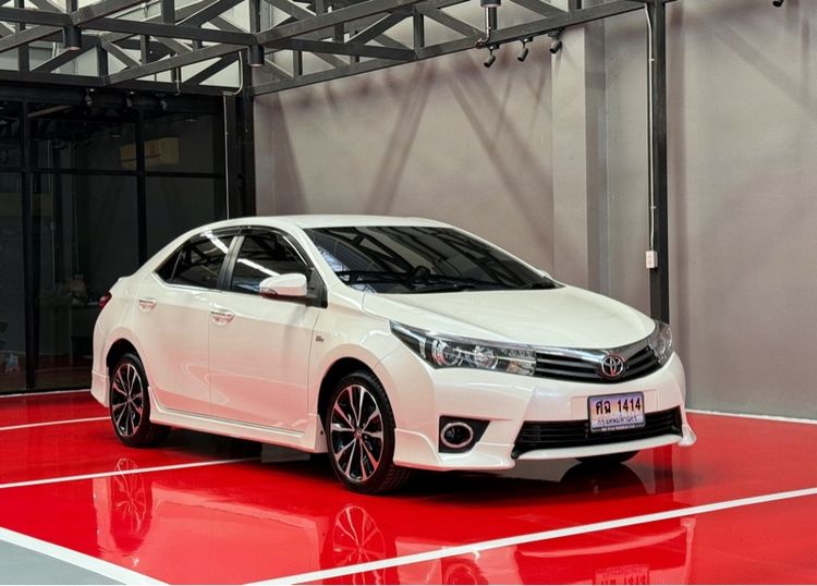 รถ Toyota Altis 1.8 Esport สี ขาว