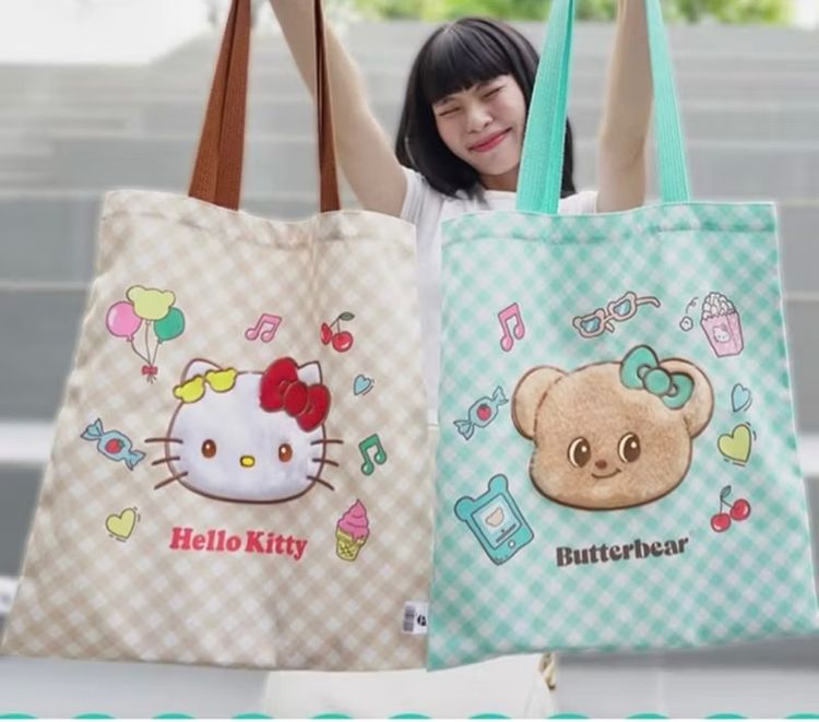 กระเป๋าผ้า คอลเลกชัน Hello Kitty x Butterbear(มีสองสี) รูปที่ 3