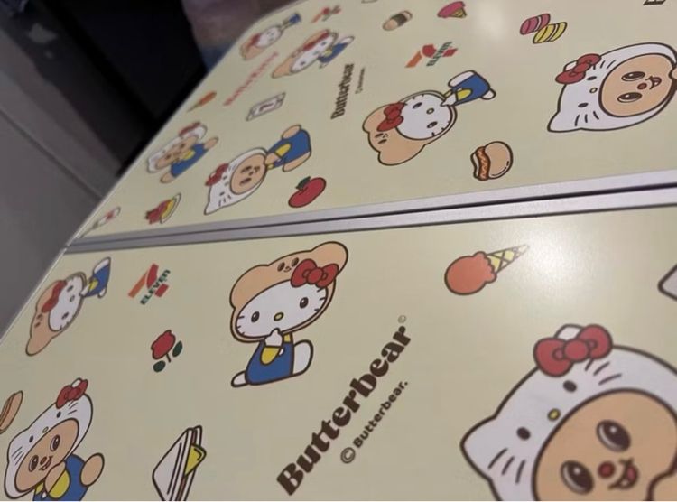 โต๊ะพรีเมียมเซเว่น Hello Kitty x Butterbear(ชำรุด) รูปที่ 3