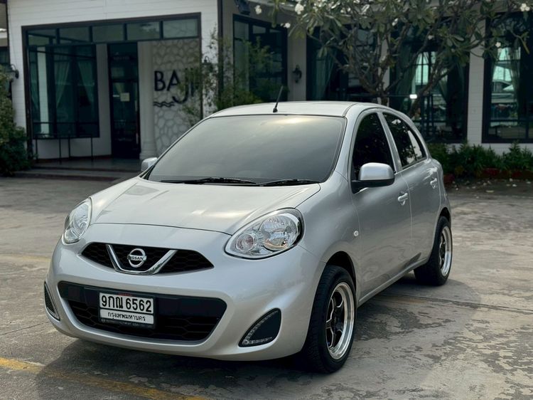 รถ Nissan March 1.2 E สี บรอนซ์เงิน