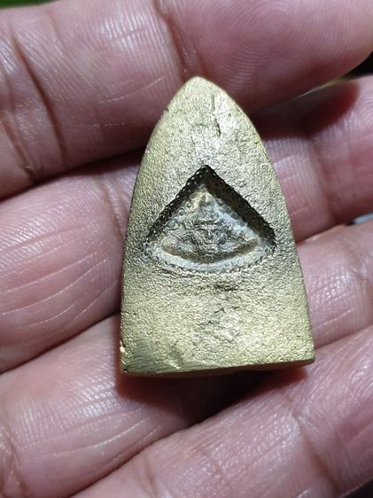 หลวงปู่ทวดพิมพ์เตารีดใหญ่ หลังราหูเนื้อชนวนยอดพระเศียรพระประทาน วัดนิคมปากจั่น จ.ระนอง ปี2548 ตอกโค๊ต จปร. สภาพสวยรับประกันพระแท้ดูง่าย รูปที่ 8