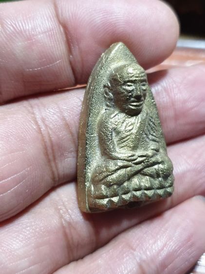 หลวงปู่ทวดพิมพ์เตารีดใหญ่ หลังราหูเนื้อชนวนยอดพระเศียรพระประทาน วัดนิคมปากจั่น จ.ระนอง ปี2548 ตอกโค๊ต จปร. สภาพสวยรับประกันพระแท้ดูง่าย รูปที่ 10