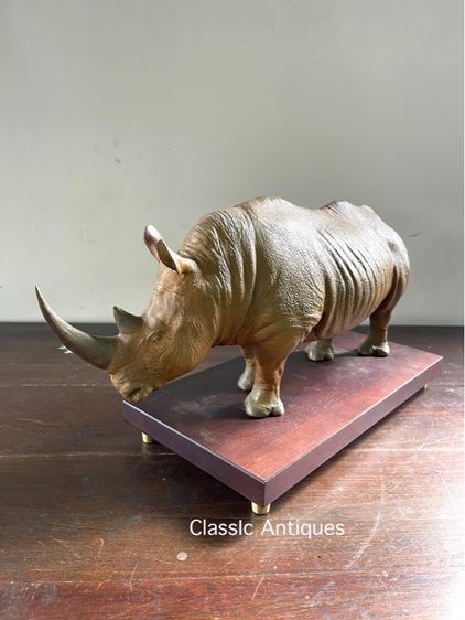 รูปปั้นแร ดทองเหลืองสะสม รูปที่ 7