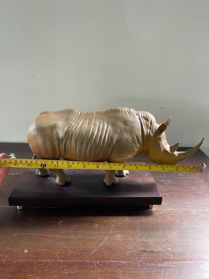 รูปปั้นแร ดทองเหลืองสะสม รูปที่ 11