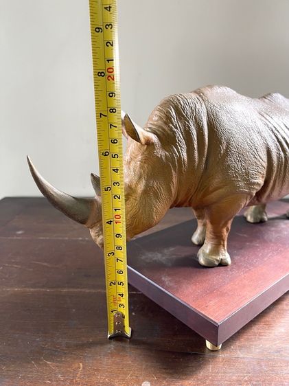 รูปปั้นแร ดทองเหลืองสะสม รูปที่ 9