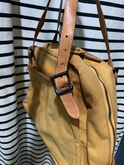 ขาย Shoulder Bag ใช้สะพาย หรือถือได้ เป็นกระเป๋าแบรนด์นอก ผลิตจากผ้า CANVAS สวยๆ ผสมหนังแท้  รูปที่ 2