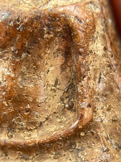 พระนางพญา พิมพ์เข่าโค้ง เนื้อดินเดิม สภาพงาม เข้มขลังพุทธคุณด้านเมตตามหานิยม ค้าขายคล่อง แคล้วคลาดดีเยี่ยม รูปที่ 9