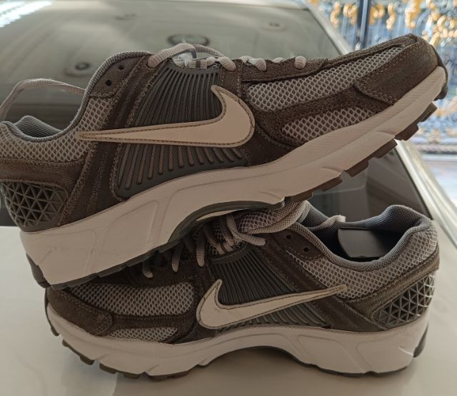 ขาย Nike Vomero 5  size 40.5-260cm สภาพสวย ของแท้ นิยม รูปที่ 9