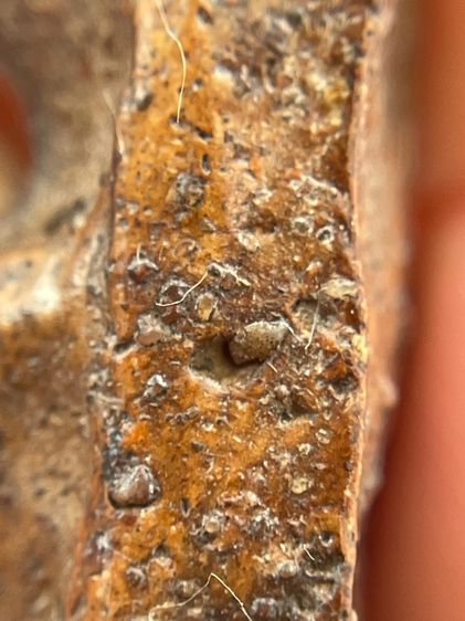 พระนางพญา พิมพ์เข่าโค้ง เนื้อดิน เห็นเม็ดแร่รอบองค์ เก่าสวยเป็นธรรมชาติ รูปที่ 11