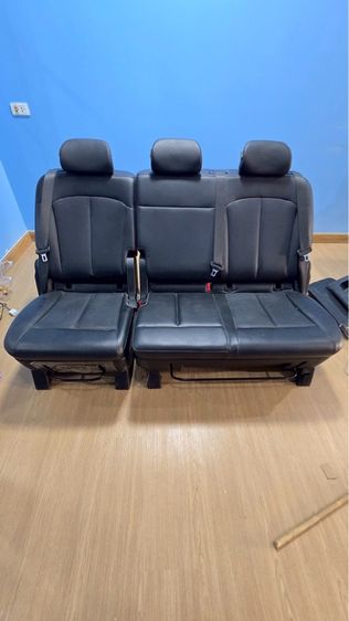 เบาะติดรถแถสอง 3,500 บาทและเบาะคนขับ 1,500 บาท Hyundai Starlia