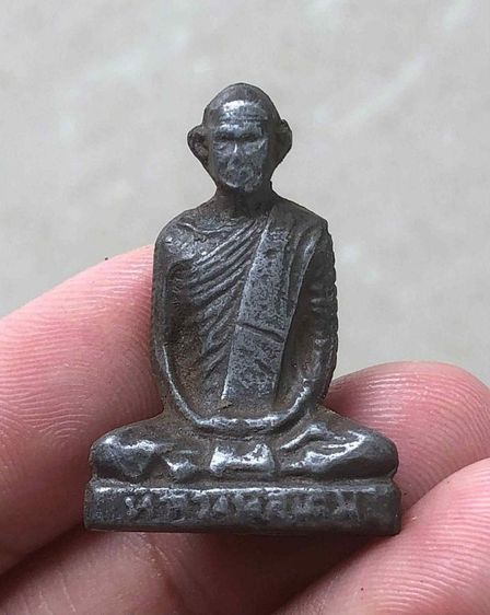 รูปหล่อหลวงพ่อเดิมตะกั่วหัวลูกปืน