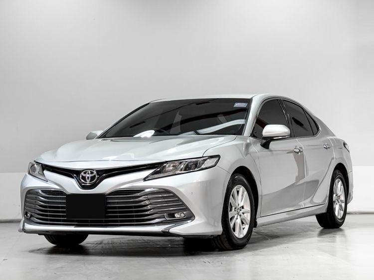 รถ Toyota Camry 2.0 G สี บรอนซ์เงิน