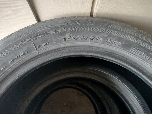 ยาง 175 65 R15 Bridgestone EP300  ปี 21 เปลี่ยนจากรถบ้าน เปลี่ยนตามระยะ