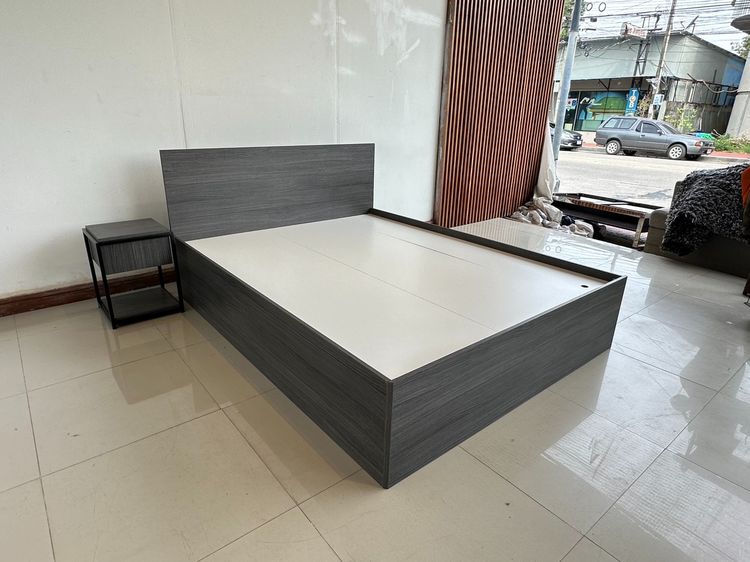 เตียง 5 ฟุต โครงไม้ MDF สีเทา แผ่นรองไม้ MDF 3 แผ่นสีขาว รูปที่ 3