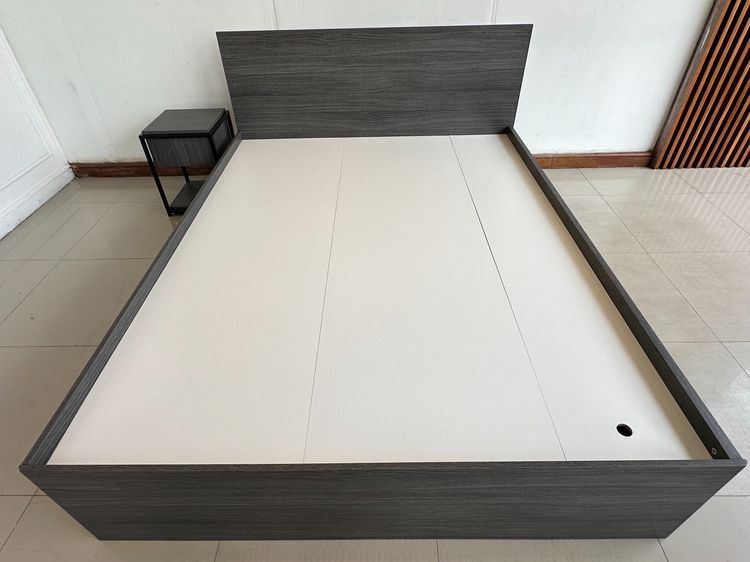 เตียง 5 ฟุต โครงไม้ MDF สีเทา แผ่นรองไม้ MDF 3 แผ่นสีขาว รูปที่ 9
