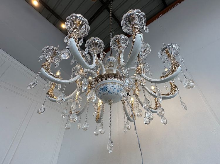 โคมไฟแชนเดอเลีย โป๊ะถ้วยประดับคริสตัส โครงเหล็ก ปลอกเรซิ่นสีทอง  รูปที่ 12