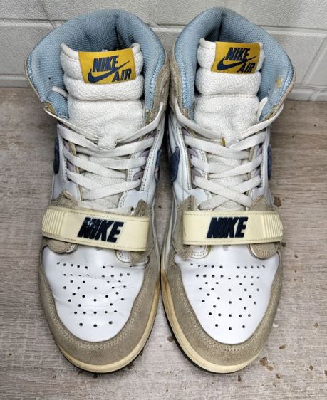 รองเท้ากีฬามือสอง Nike Jordan Legacy เบอร์ 44 ยาว 28 cm .สภาพดี พร้อมใช้งาน รูปที่ 3