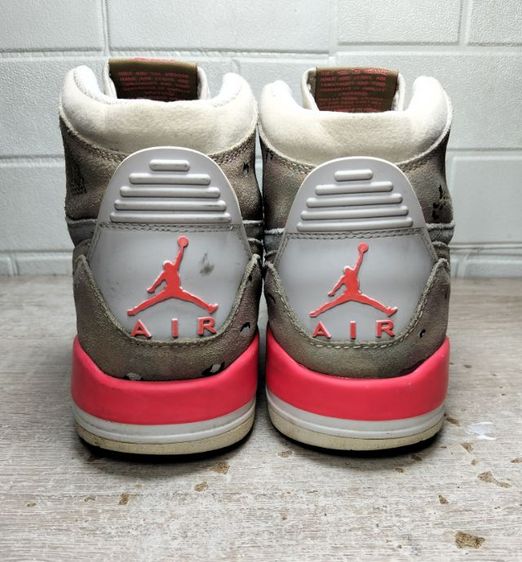 รองเท้ากีฬามือสอง Nike Jordan เบอร์ 42 ยาว 26.5cm .สภาพดี พร้อมใช้งาน รูปที่ 4