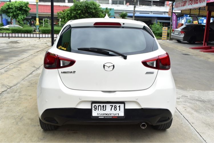 Mazda Mazda 2 2018 1.3 Sports Sedan เบนซิน ไม่ติดแก๊ส เกียร์อัตโนมัติ ขาว รูปที่ 3