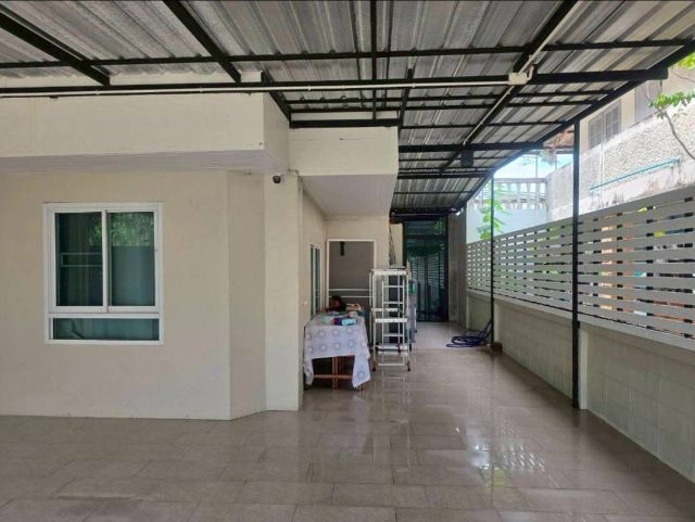 มีบางส่วน ใช่ ขายบ้านเดี่ยวทำเลดี ราคาโดนใจ บ้านเดี่ยว 2 ชั้น หมู่บ้าน เกษมทรัพย์ 
คูคต ลำลูกกา ปทุมธานี พร้อมเข้าอยู่ รูปที่ 3