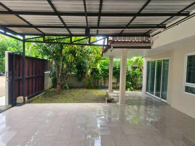 มีบางส่วน ใช่ ขายบ้านเดี่ยวทำเลดี ราคาโดนใจ บ้านเดี่ยว 2 ชั้น หมู่บ้าน เกษมทรัพย์ 
คูคต ลำลูกกา ปทุมธานี พร้อมเข้าอยู่ รูปที่ 2