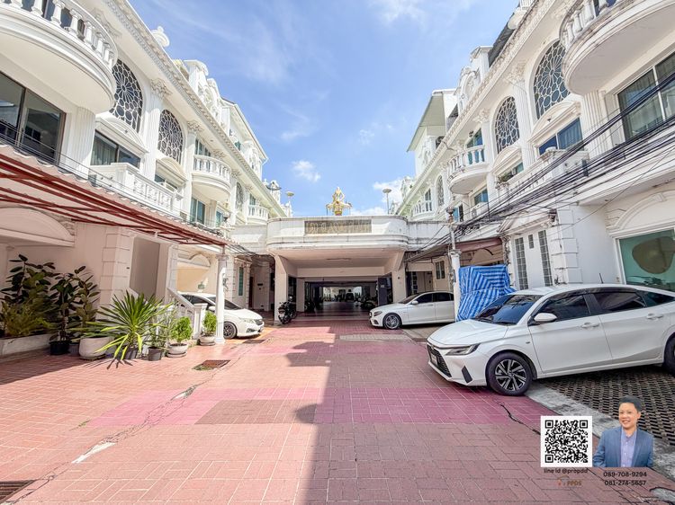 มีบางส่วน ขายทาวน์โฮม 4 ชั้น สุขุมวิท 49 พร้อมพงษ์-ทองหล่อ หลังใหญ่ ในหมู่บ้าน รูปที่ 2