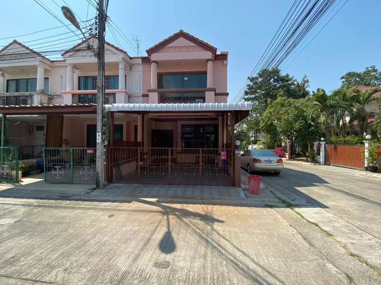 ทาว์นเฮ้าส์ให้เช่า นิรันดร์สิริ เฟส 1 ถ.สามวา ใกล้สถานีรถไฟฟ้าสายสีชมพู