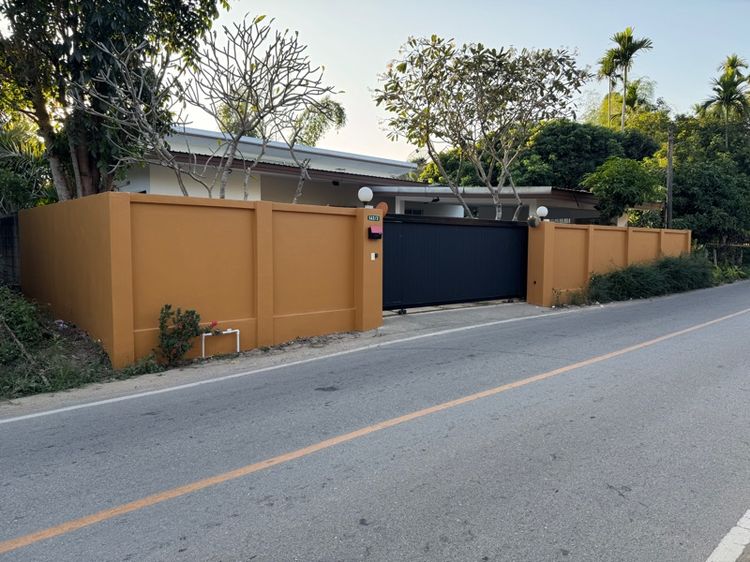 ตกแต่งครบ 2014 ขายบ้านชั้นเดียว 110 ตรว. ใกล้โรงเรียนนานาชาติเปรม ติดแม่น้ำแม่ริม ติดถนน