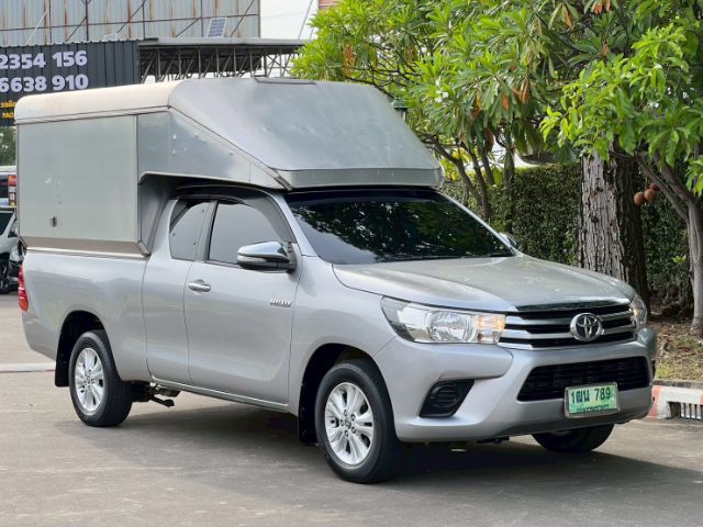 รถ Toyota Hilux Revo 2.4 E สี บรอนซ์เงิน