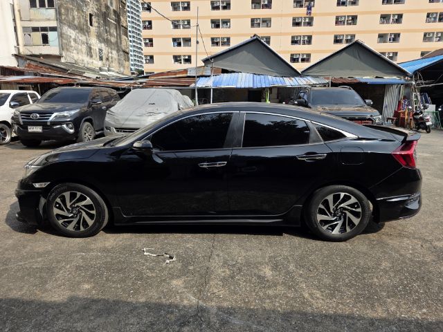 Honda Civic 2017 1.8 EL i-VTEC Sedan เบนซิน ไม่ติดแก๊ส เกียร์อัตโนมัติ ดำ รูปที่ 4