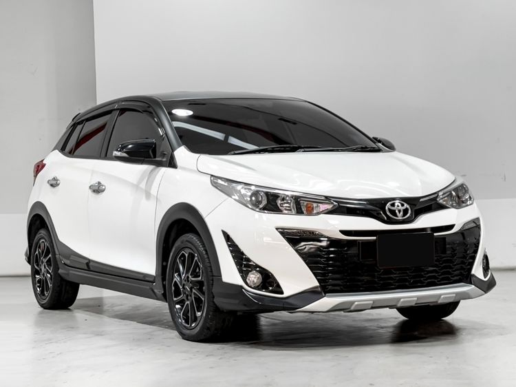 Toyota Yaris 2020 1.2 High Cross Sedan เบนซิน เกียร์อัตโนมัติ ขาว รูปที่ 3