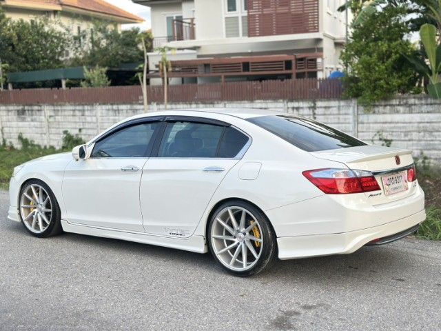 Honda Accord 2013 2.4 EL i-VTEC Sedan เบนซิน ไม่ติดแก๊ส เกียร์อัตโนมัติ ขาว รูปที่ 3