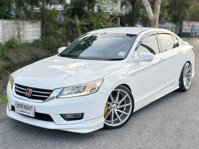 รถ Honda Accord 2.4 EL i-VTEC สี ขาว