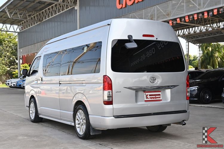 Toyota Commuter 2019 3.0 Van ดีเซล ไม่ติดแก๊ส เกียร์ธรรมดา บรอนซ์เงิน รูปที่ 3