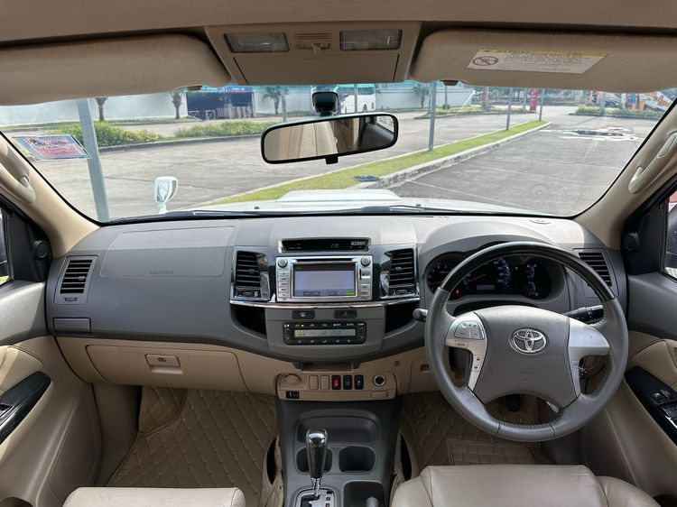 Toyota Fortuner 2013 3.0 V Utility-car ดีเซล ไม่ติดแก๊ส เกียร์อัตโนมัติ ขาว รูปที่ 4