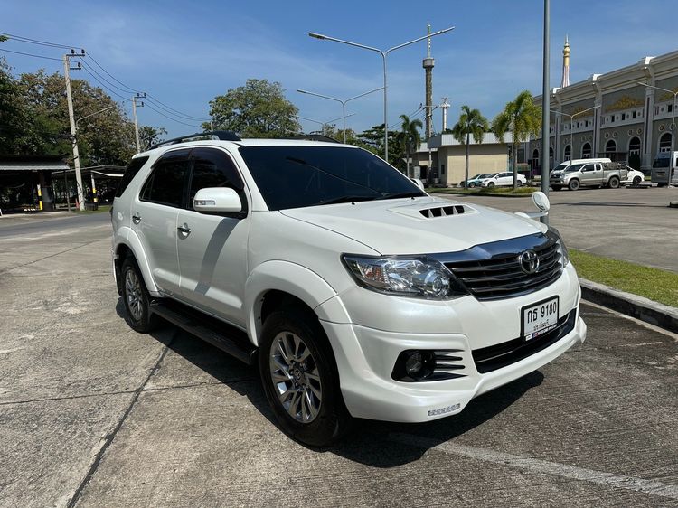 Toyota Fortuner 2013 3.0 V Utility-car ดีเซล ไม่ติดแก๊ส เกียร์อัตโนมัติ ขาว รูปที่ 3