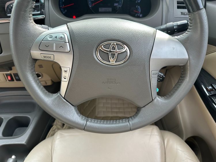 Toyota Fortuner 2013 3.0 V Utility-car ดีเซล ไม่ติดแก๊ส เกียร์อัตโนมัติ ขาว รูปที่ 4