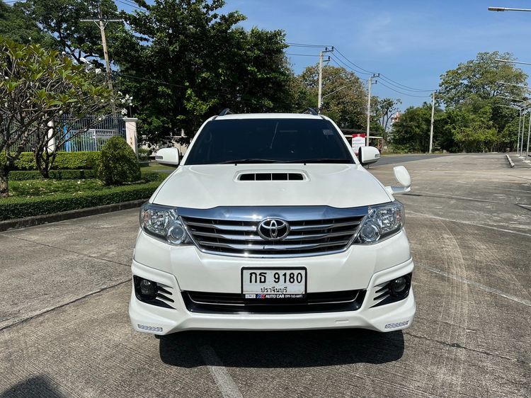 Toyota Fortuner 2013 3.0 V Utility-car ดีเซล ไม่ติดแก๊ส เกียร์อัตโนมัติ ขาว รูปที่ 2