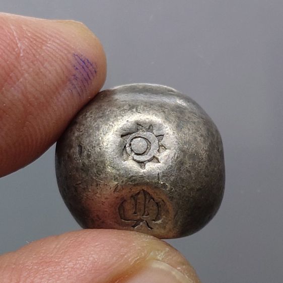 พดด้วง ขนาด 1 บาท ตราตรี สมัยกรุงธนบุรี (พระเจ้าตาก) หายาก สภาพสวย รูปที่ 2