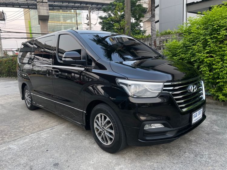 Hyundai H-1  2019 2.5 Elite Van ดีเซล ไม่ติดแก๊ส เกียร์อัตโนมัติ น้ำตาล รูปที่ 3