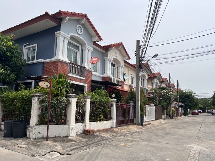 ทาวน์เฮาส์ 2 ชั้น