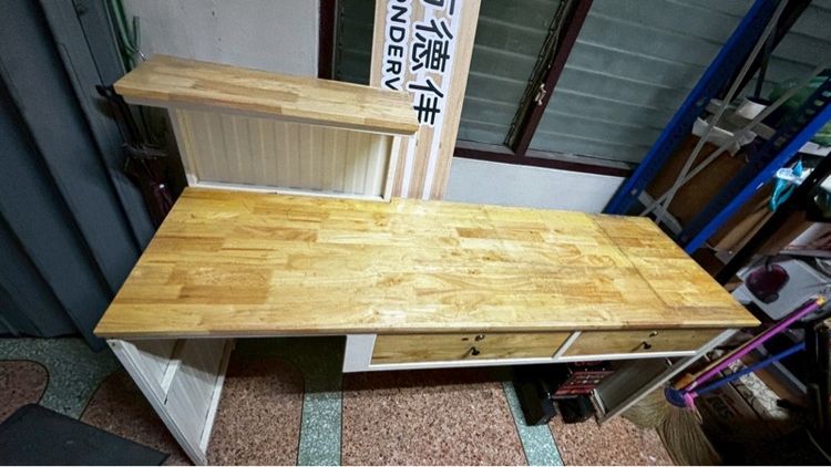 เคาน์เตอร์ขายของพร้อมตู้เก็บของ รูปที่ 12